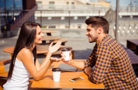 كلهم أليكس.. تشترط اسماً واحداً لمواعدة الرجال