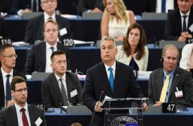 فيكتور أوربان، القطيعة المحسوبة مع اليمين الأوروبي