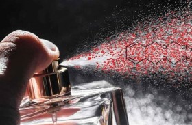 عطور شهيرة قد تسبب تساقط الشعر وزيادة الوزن