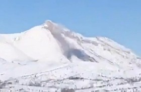 فيديو لظاهرة غريبة يشهدها جبل في بؤرة الزلزال المدمر 