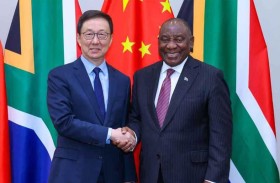 خبراء: الصين تتجه إلى أفريقيا وسط انشغال أمريكا بإيران