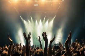 تأجيل حفلات النجوم في لبنان خوفاً من الحرب