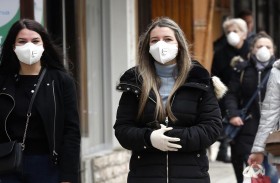 واشنطن بوست: وباء كورونا أعاد المرأة جيلاً إلى الوراء