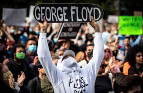 الولايات المتحدة منقسمة حول عواقب الاحتجاجات 