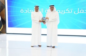 مدير عام جمارك دبي يُكرم الإدارات المُحققة لأعلى نسبة سعادة لموظفيها