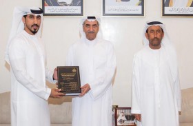 حمد الشرقي يستقبل عبدالله وعبدالعزيز البادي لحصولهما على الدكتوراه  