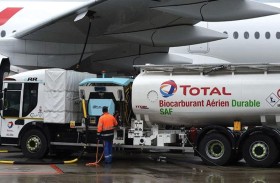 وفاة شابين وتسمم ثالث إثر استنشاق وقود الطائرات