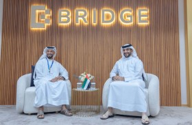 سلطان بن أحمد القاسمي يزور فعاليات قمة «بريدج 2025» في أبوظبي
