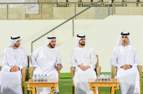 سلطان بن حمدان يلتقي لاعبي «العين» وينقل لهم تحيات هزاع بن زايد