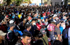 تأثير بايدن.. «جحافل المهاجرين» تنطلق إلى الولايات المتحدة