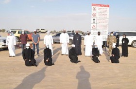 بلدية مدينة أبوظبي وشركاؤها الاستراتيجيون يساهمون في تنظيف بحيرة الوثبة 