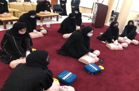 موارد الشارقة تنفذ برنامجاً تدريبياً في الإسعافات الأولية لمشرفات الحضانات