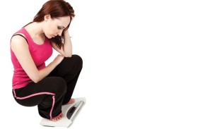 خسارة الوزن بعد سن الأربعين: لماذا تصبح أكثر صعوبة، وكيف يمكن تحقيقها بنجاح؟