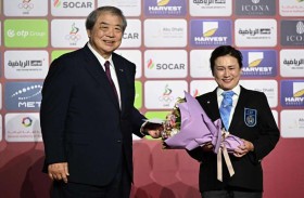 أكيكو تعتزل التحكيم