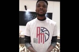 خباز يواجه الموت من أجل تلميذه