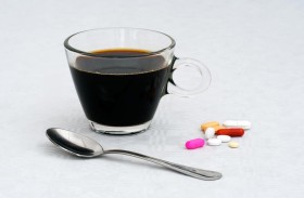 7 أدوية شائعة يجب ألا تتناولها مع الكافيين