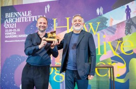 الجناح الوطني للإمارات يفوز بجائزة الأسد الذهبي في بينالي البندقية