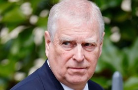 طرد الأمير أندرو من المقر الملكي وتجريده من الألقاب 