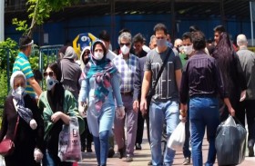 الإيرانيون يخشون موجة جديدة من الإصابات بالفيروس 