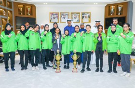 نادي دبا الحصن الرياضي يكرم إناث ألعاب القوى بعد نجاحهن في حصد ميداليات ملونة 
