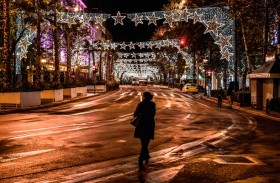 اليونان تمدد الإغلاق الصارم 10 أيام 