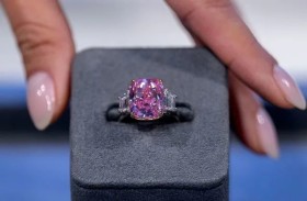 ألماسة وردية نادرة بـ35 مليون دولار