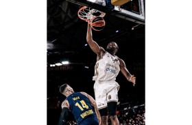 دبي يخسر أمام برشلونة بسلة حاسمة في «اليوروليغ»