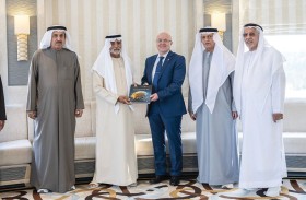 نهيان بن مبارك يشهد إطلاق كتاب «عقول رقمية وهوية متجددة»