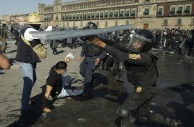 صدامات بين الشرطة ومحتجين في المكسيك 