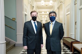 عبدالله بن زايد يلتقي مستشار الأمن القومي الأمريكي