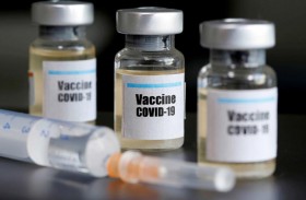 جنود ووزراء في الفلبين يتلقون لقاح كوفيد-19