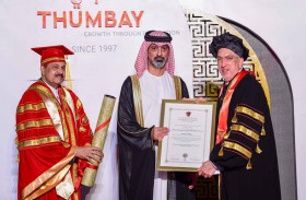 عمار بن حميد يسلم شهادات دكتوراه وأستاذية فخرية لـ6 من رواد القطاع الصحي بالدولة