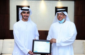 جامعة أبوظبي تستعد للنظام التعليمي الهجين وتقدم فحص كوفيد- 19 لموظفيها