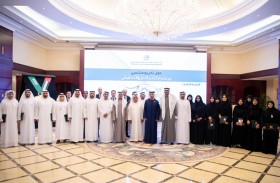 هزاع بن زايد يشهد تخرج الدفعة الثانية من برنامج التسامح والتعايش