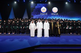أحمد بن محمد يشهد تخريج دفعتين من خريجات كليتي دبي الطبية ودبي للصيدلة