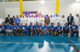 شرطة أبوظبي تنفذ مبادرة صحية للعمال تحت شعار «نمشي لصحة أفضل»