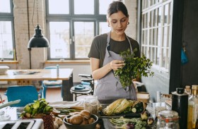 «عشبة توت عنخ آمون».. كنز صحي في مطبخك!