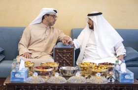 منصور بن زايد يزور محمد بن بطي آل حامد بمنزله في أبوظبي