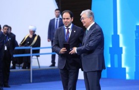 رئيس كازاخستان يكرم الأمين العام لمجلس حكماء المسلمين ويمنحه وسام أستانا 