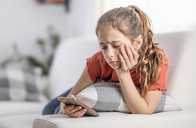 امتلاك هواتف ذكية قبل سن المراهقة يرتبط بمخاطر صحية