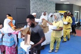 فريق «شكراً لعطائك التطوعي» ينظم مبادرة سقياً عيال زايد، في مدينة العين