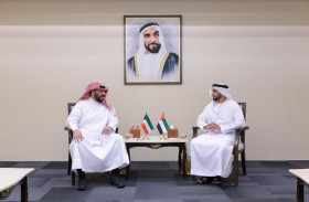 سيف بن زايد يلتقي النائب الأول لرئيس مجلس الوزراء الكويتي على هامش معرض آيدكس 2023 