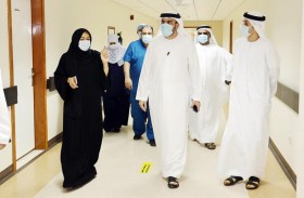 وكيل وزارة الصحة ووقاية المجتمع يتفقد مرضى كوفيد-19 ويتواصل معهم مباشرة للاطمئنان على صحتهم