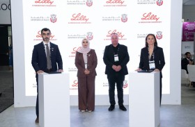 تعاون بين «صحة أبوظبي» و«إيلي ليلي» لتطوير علاجات السمنة وألزهايمر عبر الذكاء الاصطناعي