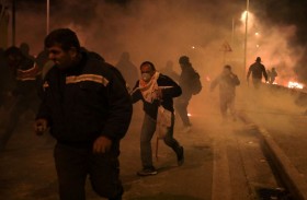 احتجاجات على بناء مخيمات جديدة للمهاجرين في اليونان
