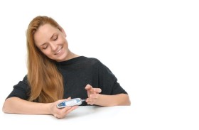 كيف أعالج ارتفاع السكر المفاجئ في الجسم؟