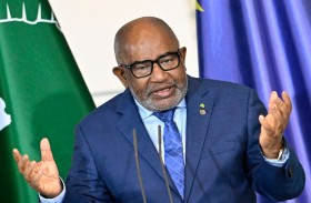 رئيس جزر القمر يعلن نيته تسليم السلطة لابنه