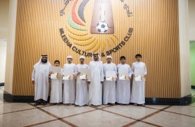 نادي مليحة يكرم لاعبيه المشاركين بمسرحية نور الدين العطار الفائزة بجائزة المسرح