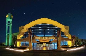 معالم جزيرة ياس تتزين باللون الأخضر احتفاء باليوم الوطني السعودي