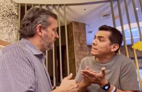 في مطعم.. زبون يهجم على السيناتور كروز